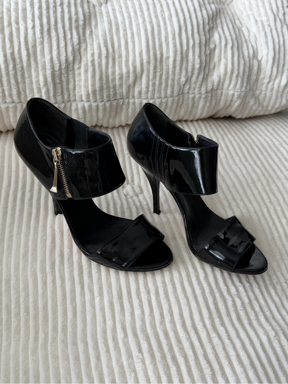 Vintage Gucci Patent Leather Designer
Heels Luxury 90s Glam US 7 - Picture 4 of 11